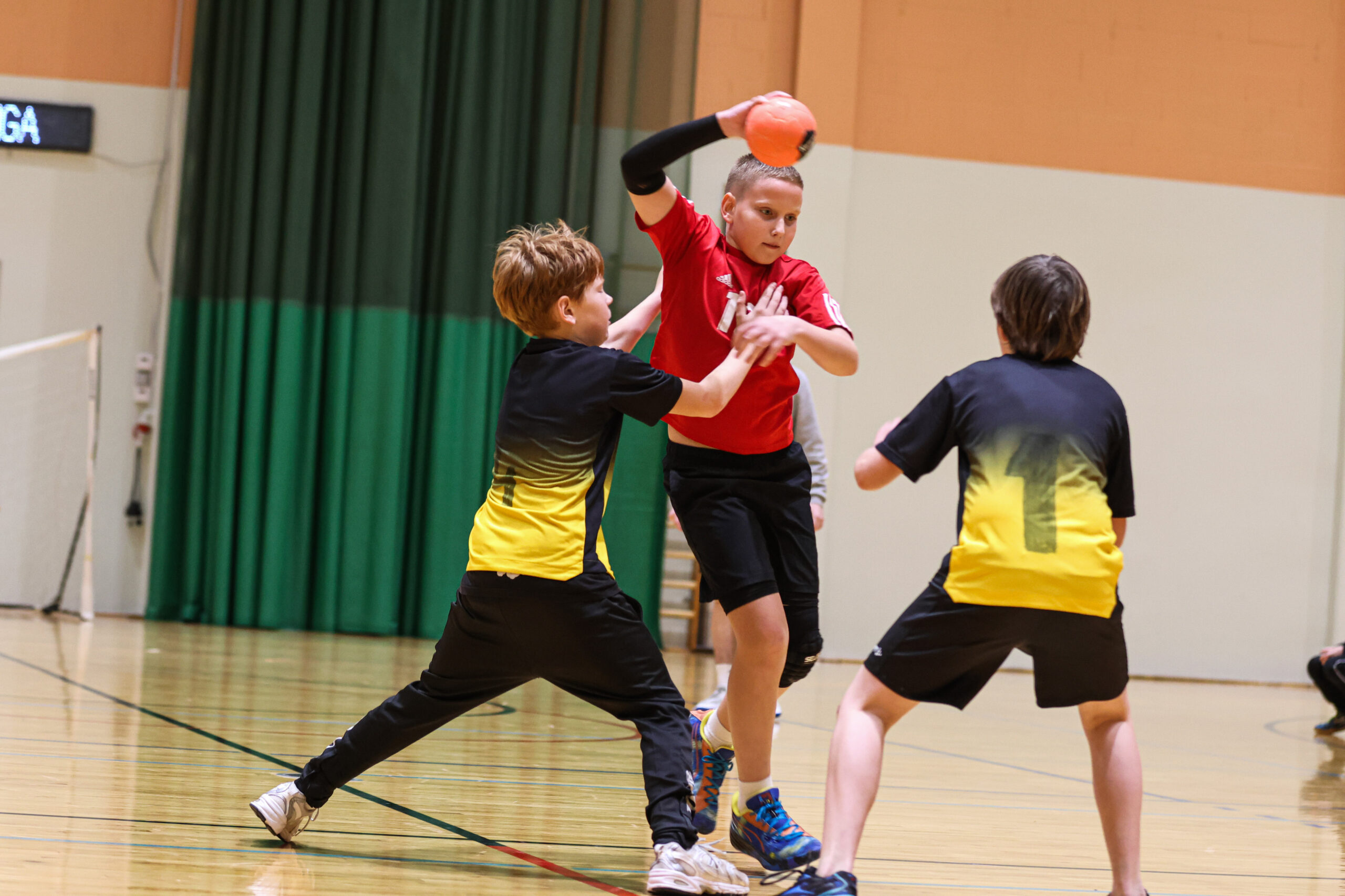 Noormeeste miniliiga järjekordne etapp toimus sügisesel vaheajal Viljandi Spordihoones. Meie kõige pisemad käsipallurid olid esindatud U10 (sünniaastaga 2017) j